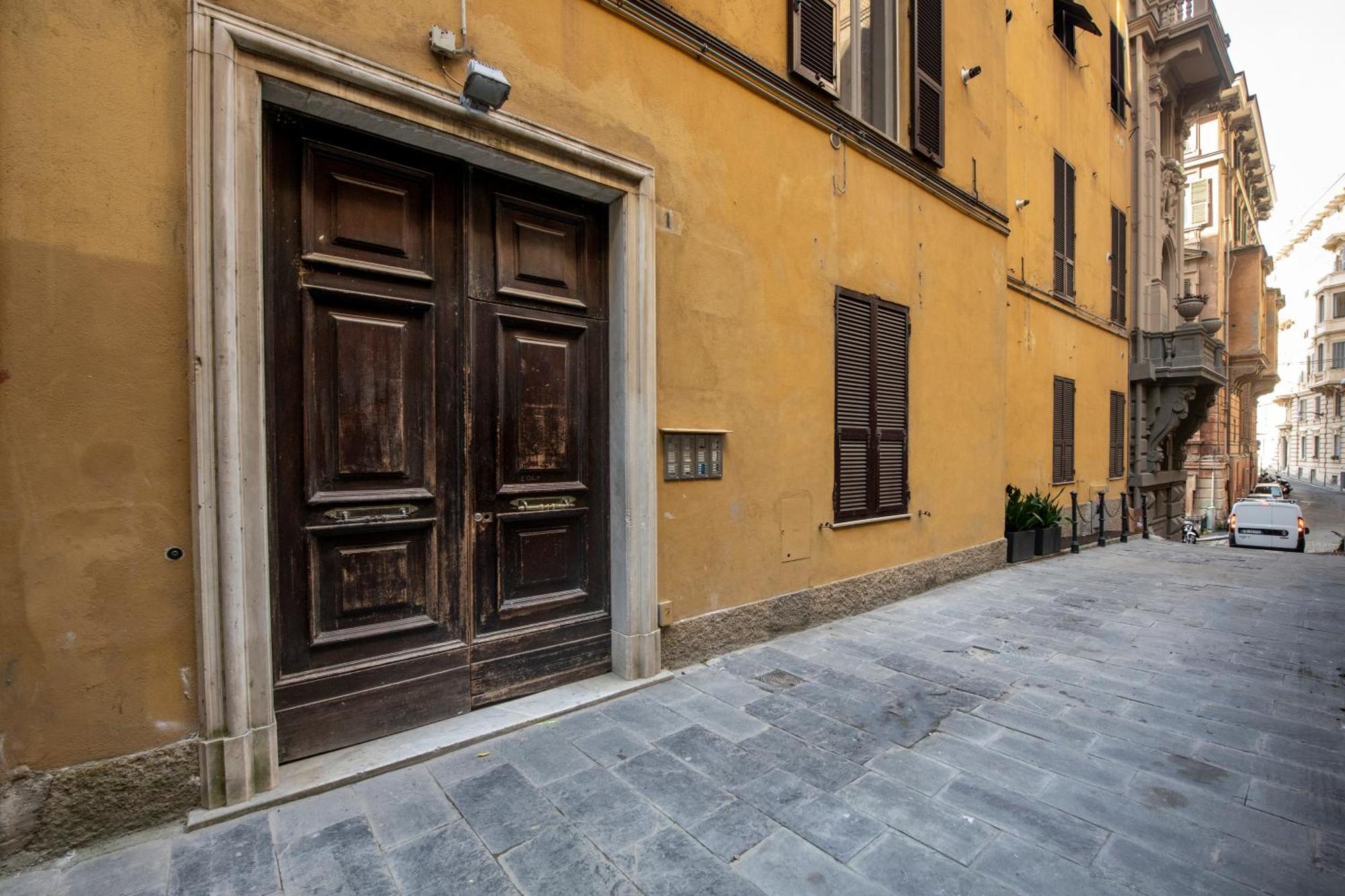 227 - Largo Zecca Luxury Apartment - Nel Cuore Del Centro Di Genova Luaran gambar
