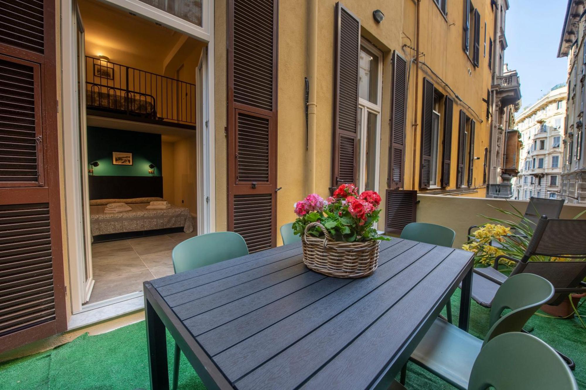 227 - Largo Zecca Luxury Apartment - Nel Cuore Del Centro Di Genova Luaran gambar